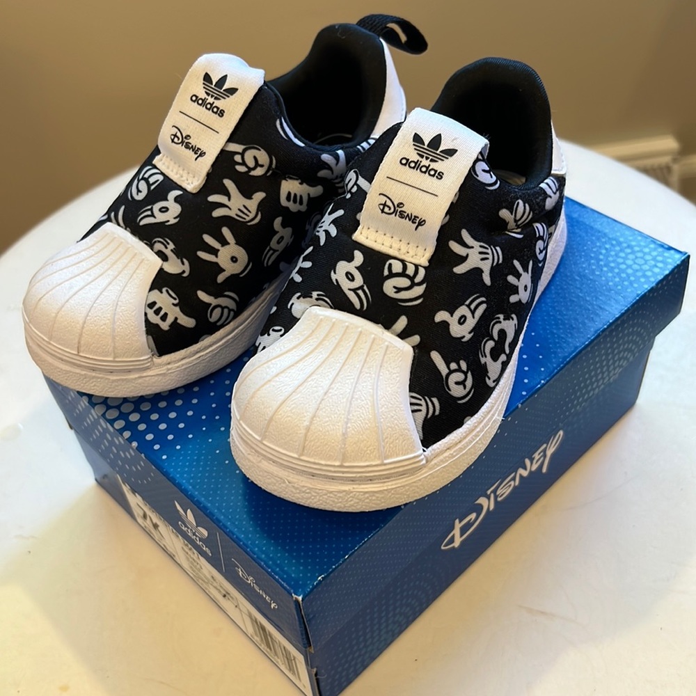 Adidas Superstar Mickey Slip on Sneakers Size 7
